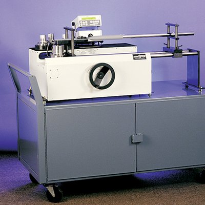 ML-1000 mit optionalem Zubehör: Stellwagen